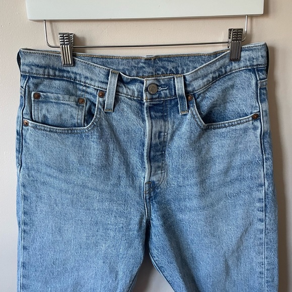 Levi's 501s Skinny Jeans Light Wash - Picture 3 of 6